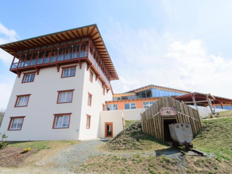 Jufa Hotel Knappenberg Ober-Gossen Exterior photo