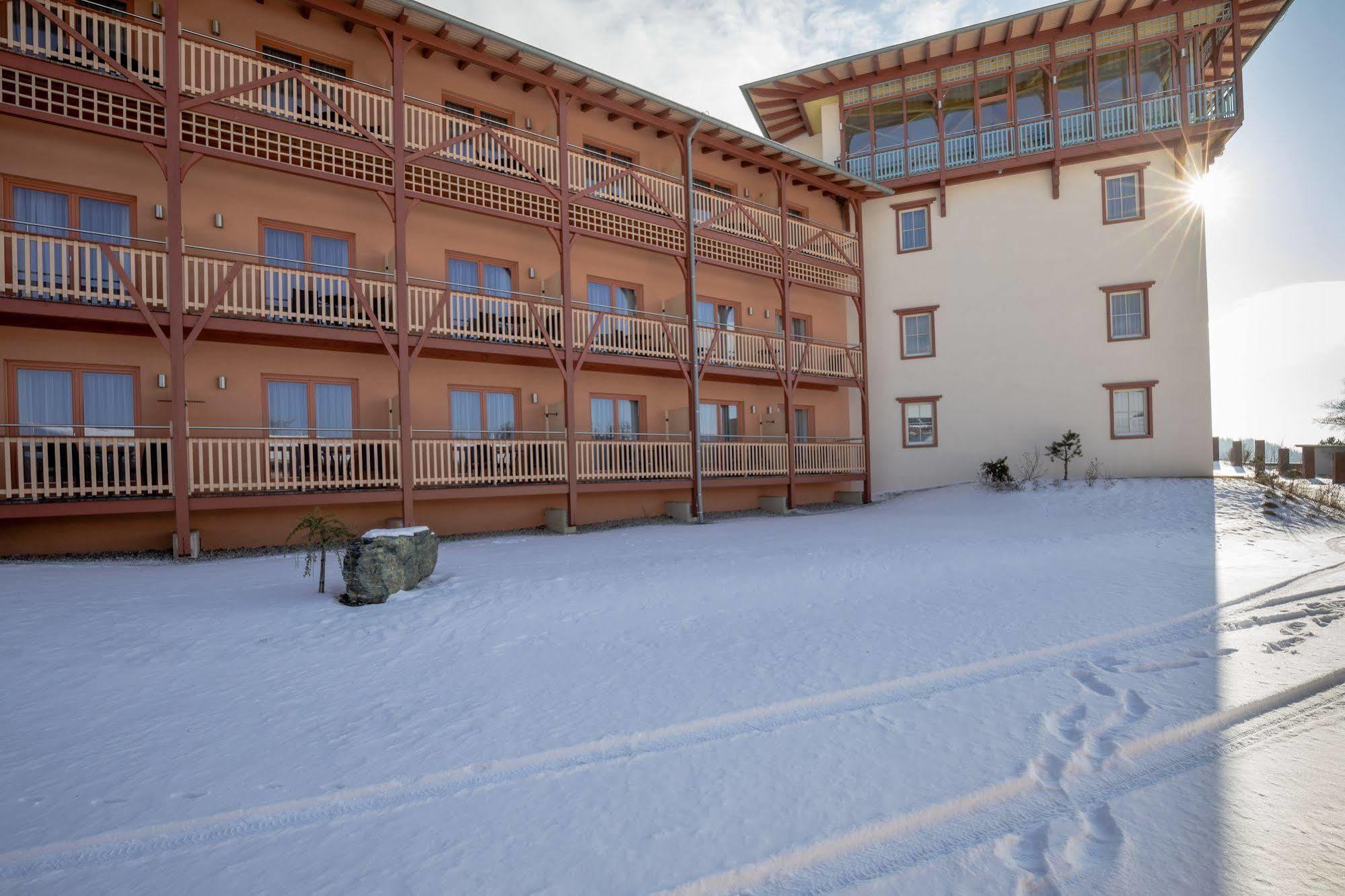 Jufa Hotel Knappenberg Ober-Gossen Exterior photo