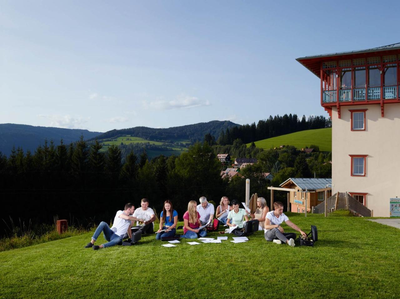 Jufa Hotel Knappenberg Ober-Gossen Exterior photo